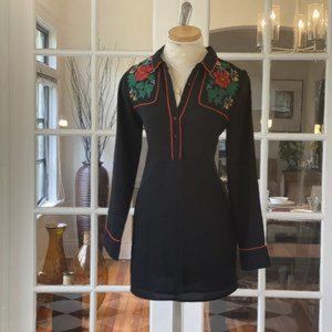 Dress, embroidered, details, elegant size‎ S